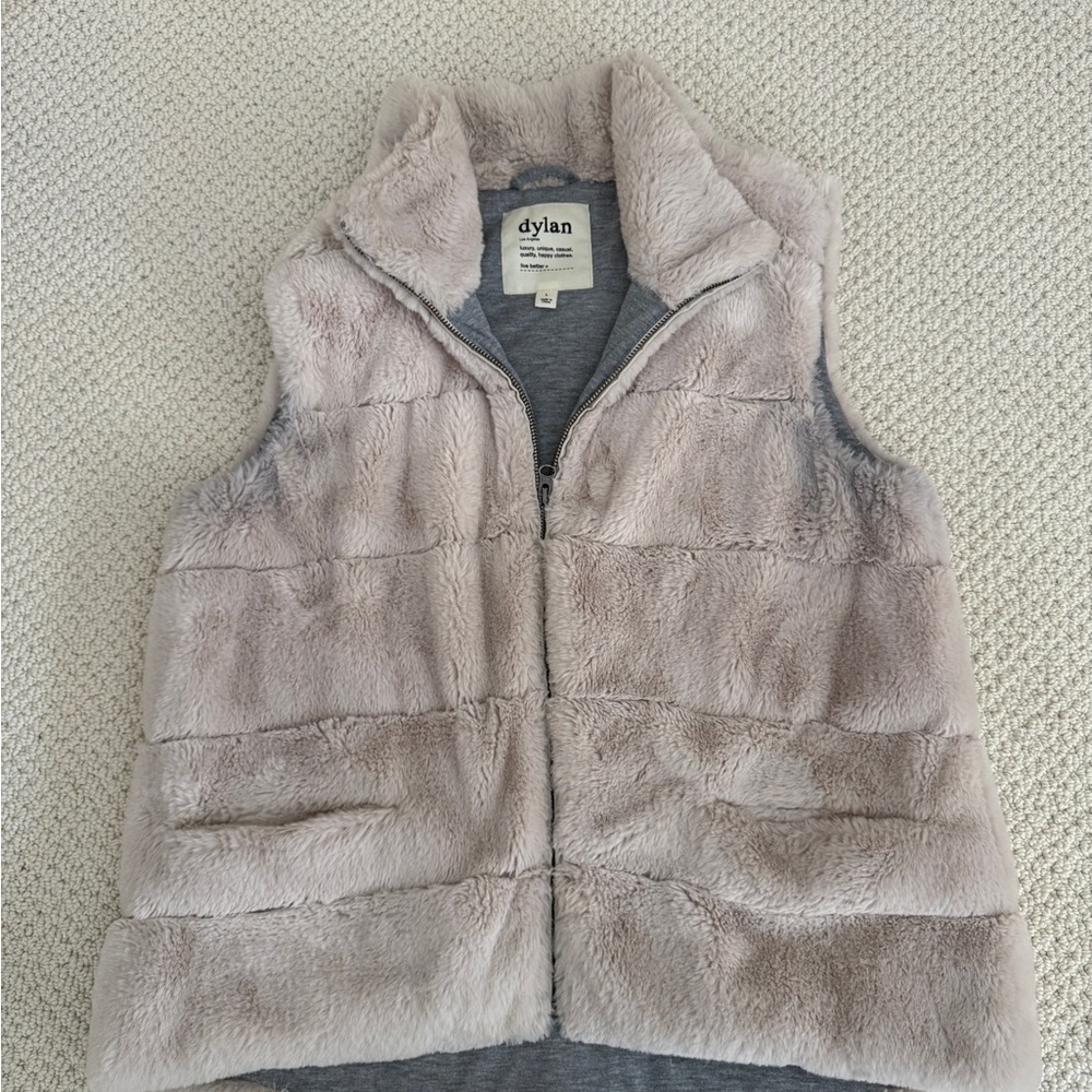 Dylan Cozy Vest in Soft tan/grey